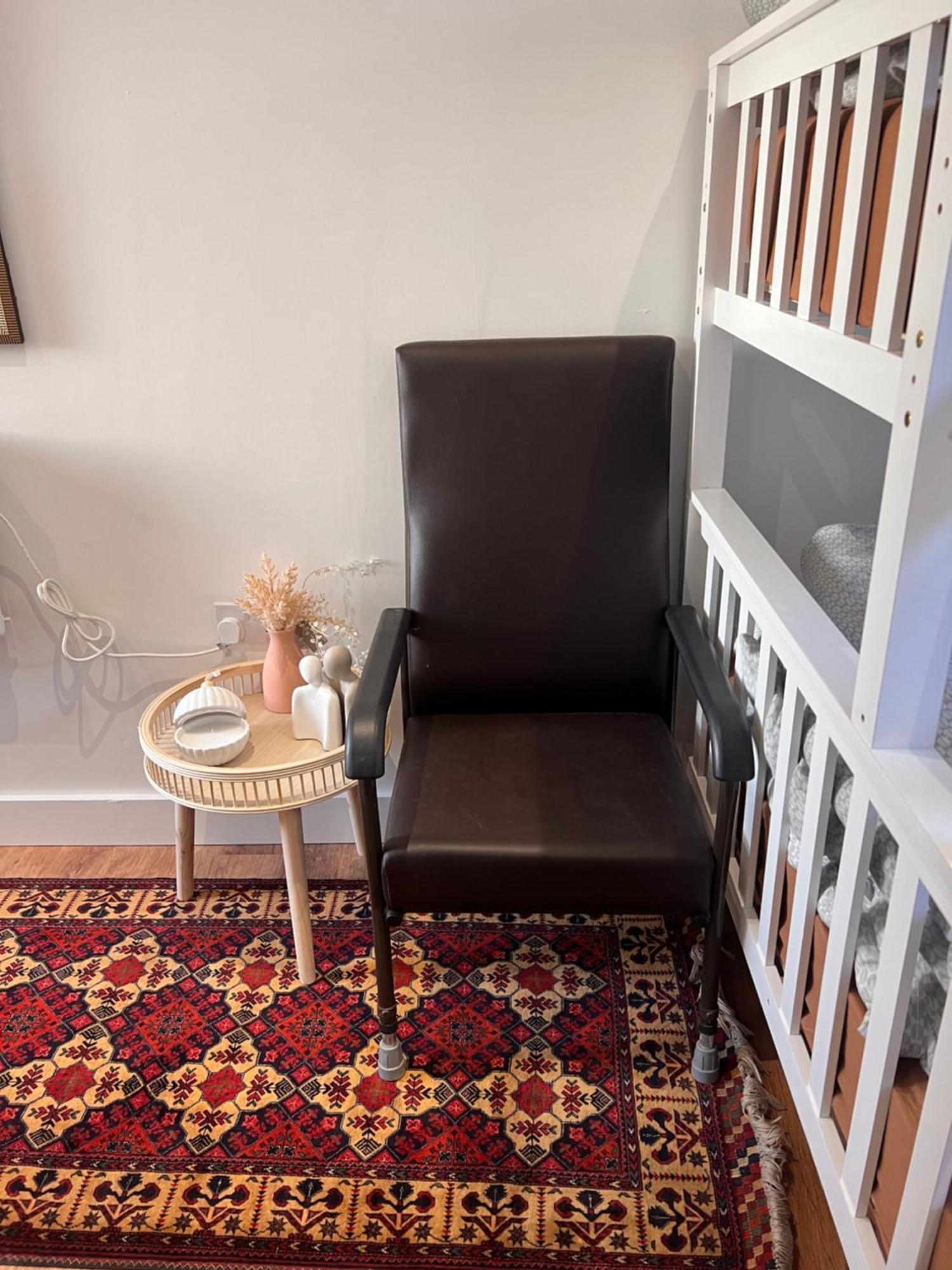 1 Bedroom & Bathroom Dorney Exterior photo