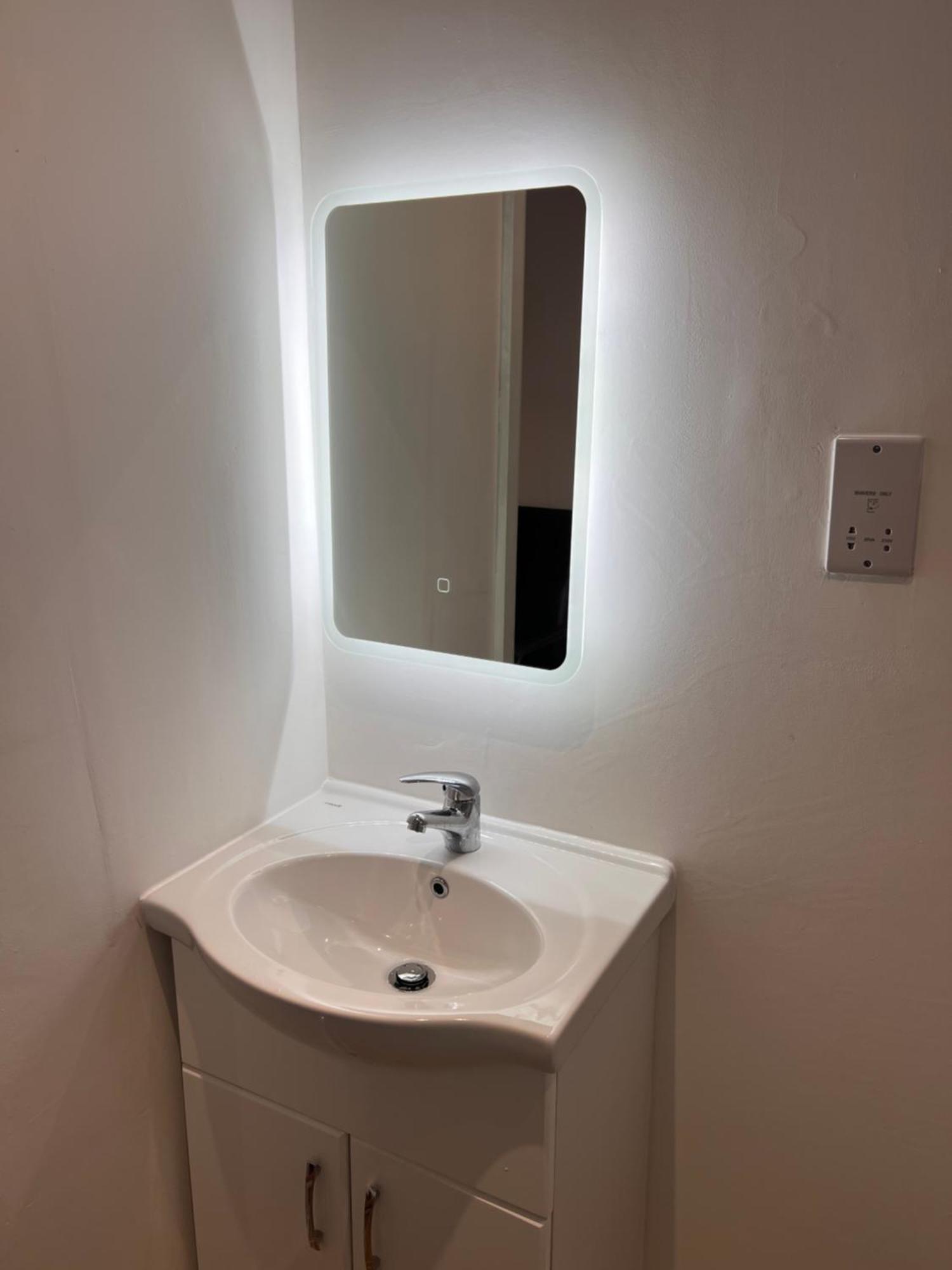1 Bedroom & Bathroom Dorney Exterior photo