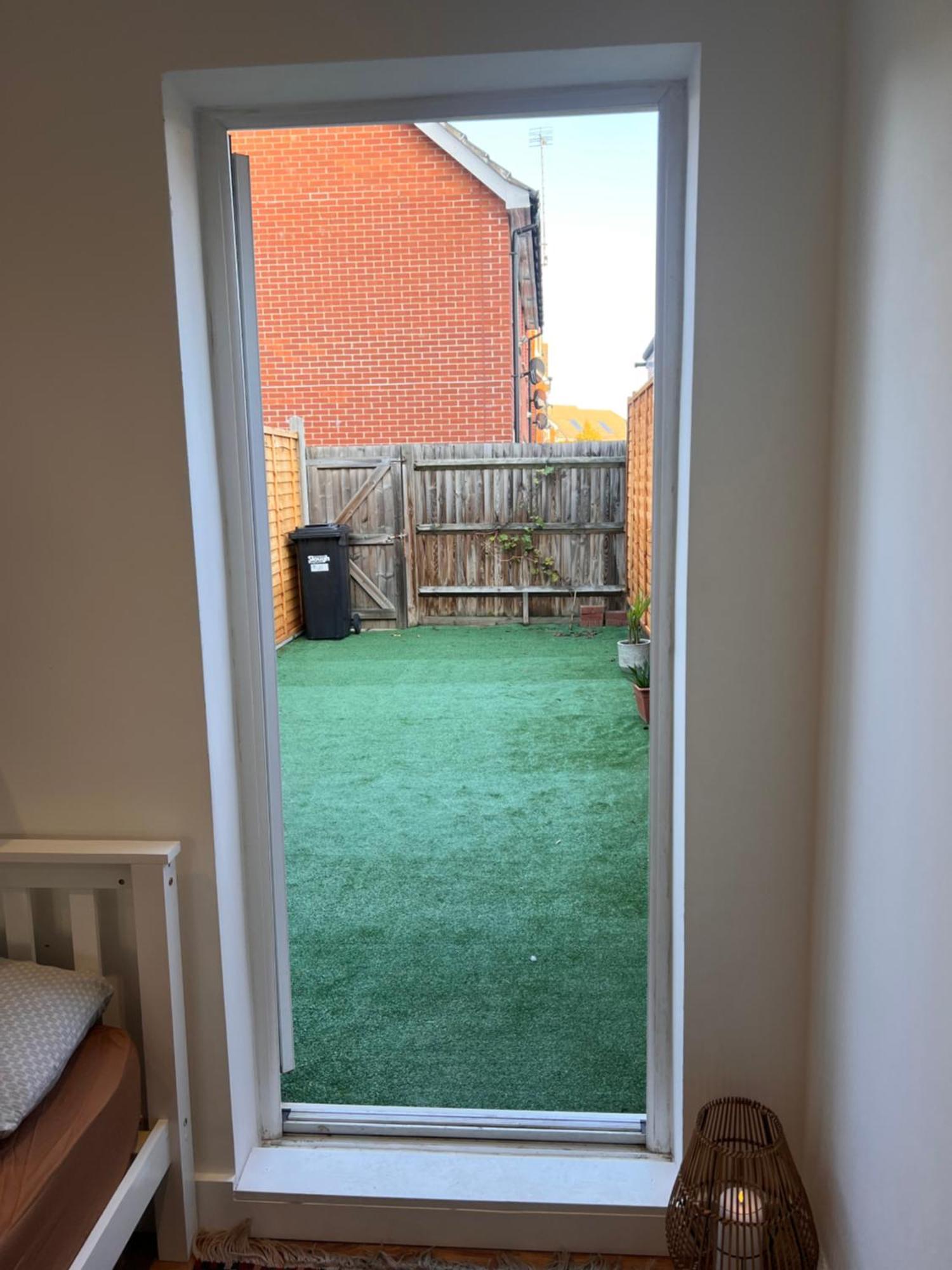 1 Bedroom & Bathroom Dorney Exterior photo